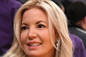 珍妮·巴斯律师函警告其他巴斯：清仓湖人的决定是无效的！